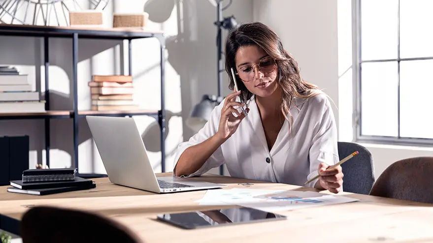 mujer trabajo 2025 marzo