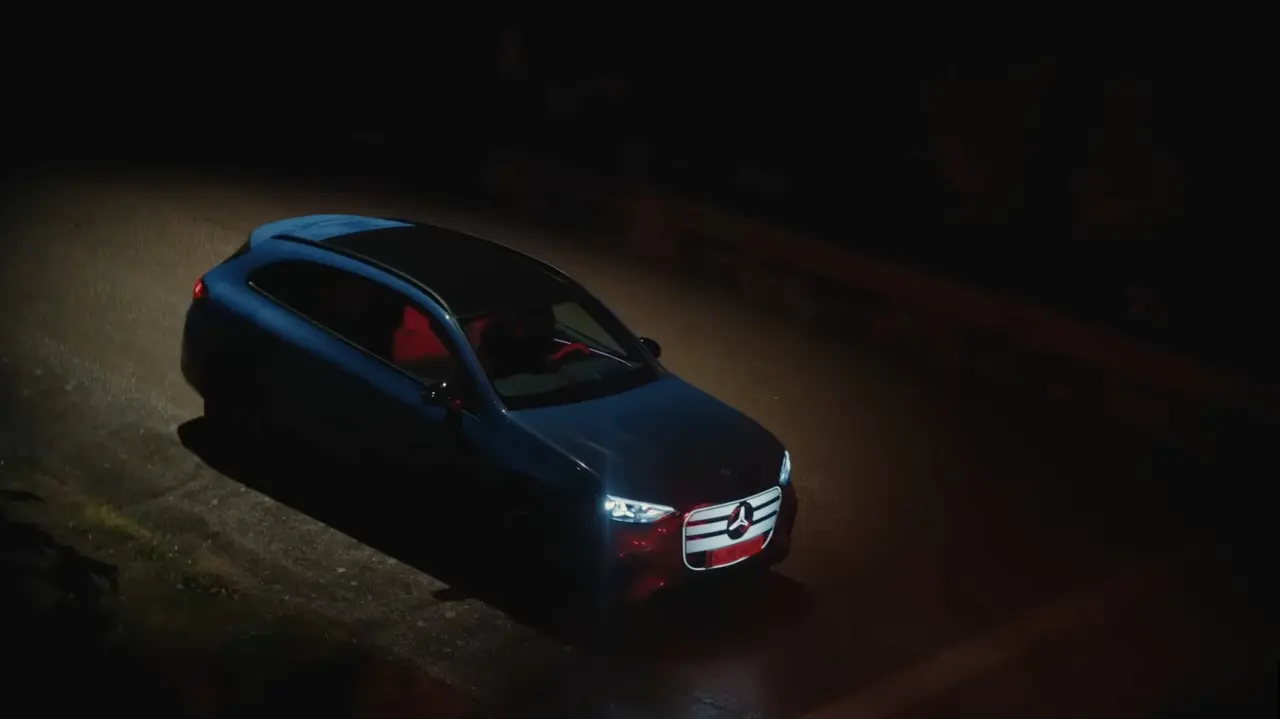 spot mercedes-benz