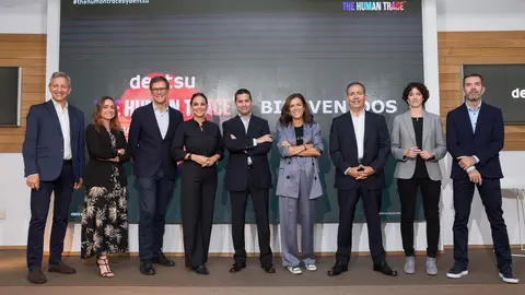 De izq a dcha_Rafael Urbano, Elisa Brustoloni, Luis González Soto, Mónica Carrillo, Jordi García, CristinaRey, Jaime López-Francos, Sonia Casado, Ángel López