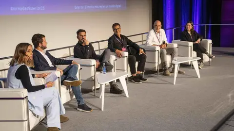 Foto de la mesa redonda