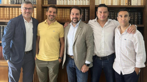 En la foto, Andrea Santagata - CEO de Mondadori Media, Gonzalo Guzm&aacute;n - Founder de
Adgage, Luca Nigro - CEO de Adgage y Co-founder de AdKaora, Davide Tran - CEO de
AdKaora y Daniel Shaikh - Founder de Adgage