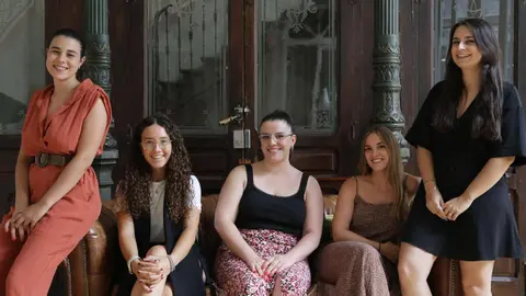 De izquierda a derecha, Raquel Ruiz, Ivet Honorato, Julia Garc&iacute;a, Marina Cervi&ntilde;o y Trinidad Florio.