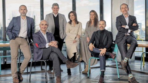 De izquierda a derecha: Paco Mendoza, CEO Publicis Espa&ntilde;a, Digitas Wysiwyg y Nurun. Abelardo Ib&aacute;&ntilde;ez, CEO Zenith Espa&ntilde;a. Ricardo del Campo, CEO Leo Burnett Spain. Marta Ruiz-Cuevas, CEO Publicis Groupe Iberia & Mexico. Rita Guti&eacute;rrez, CEO Starcom Spain. Javier Recuenco, director general en Performics Spain & Portugal. Carlos Casado, CEO Spark Foundry Spain