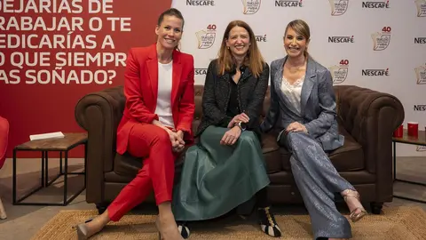 Foto de María Fernández, Meritxell Alegre y Ainhoa Arbizu