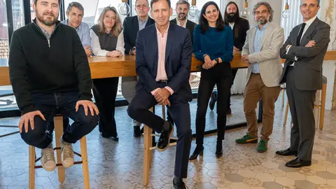De izquierda a derecha: Ben Evans, Enrique Escalante, Carmen Vald&eacute;s, &Aacute;lvaro Garc&iacute;a, Jorge Irizar, &Oacute;scar Dorda, Lola Poza, Alfonso Gonz&aacute;lez Callejas, Ferran Juan&iacute; y Manuel de la Fuente.