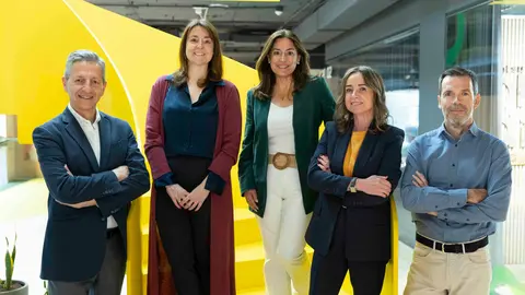 De izquierda a derecha: Rafael Urbano, Marta Pasam&oacute;n, Cristina Jim&eacute;nez-Herrera, Elisa Brustoloni y &Aacute;ngel L&oacute;pez