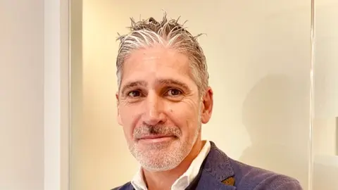 Carlos &Aacute;lvarez