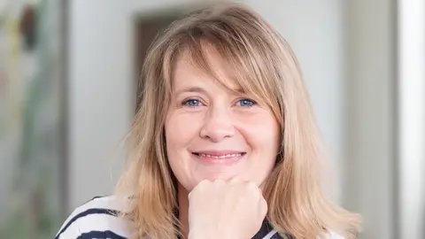 Amandine Dennetiere 2025