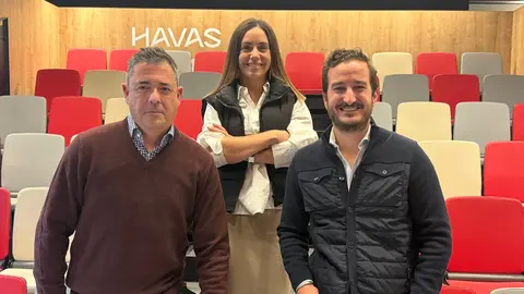 Foto de Diego S&aacute;nchez, Vicky Ducournau y Juan García