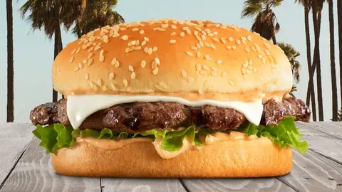 D&iacute;a internacional de la hamburguesa, Carl&acute;s JR