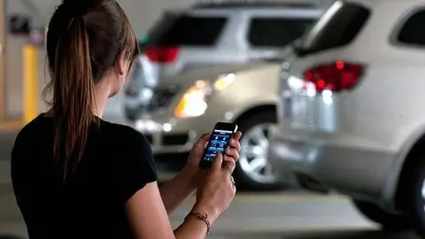coche mujer agosto 2025