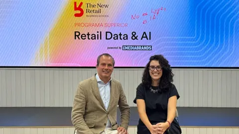 Foto de David Bravo, CEO y Co-Funder The New Retail Business School y Cristina Lera, Chief Data & Tech Officer IPG Mediabrands Espa&ntilde;a
