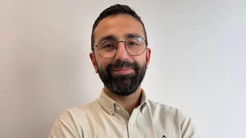 Adri&aacute;n Vecino