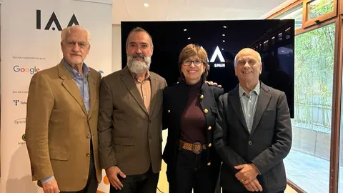 Foto Presidenta saliente (Olga Martínez)y Presidente entrante (Alberto Fernández) junto con Paco González y Juan Ramón Plana de Presidentex-1