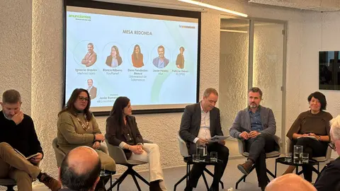 Foto de la mesa redonda